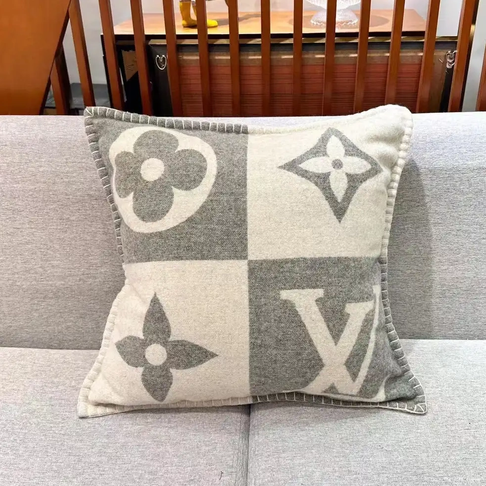 PILLOW CUSTOM THROW WOOL CHECKMATE LV 0523